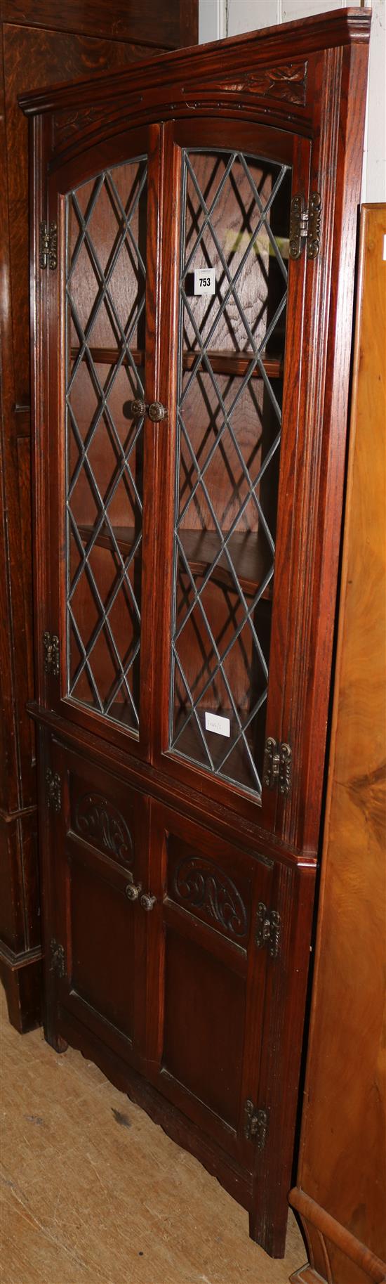 Corner cupboard